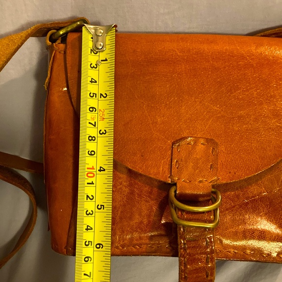 Beautiful leather bag. Handmade by artisan leather artist in south India. - Picture 12 of 16